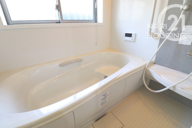 【浴室】 | 羽村市神明台2丁目　中古戸建 | 追い焚き付きのお風呂