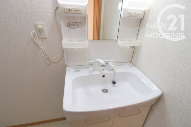 【独立洗面台】 | 羽村市神明台2丁目　中古戸建 | 朝の身支度には欠かせない独立洗面化粧台