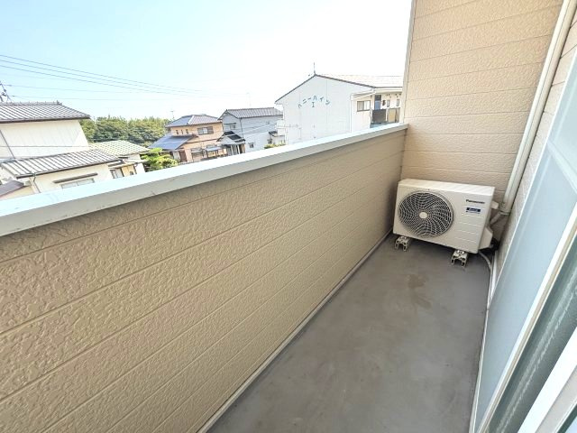 宇部市則貞４丁目のアパートのバルコニー