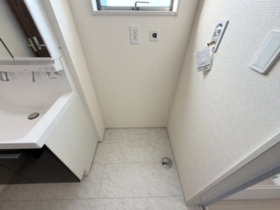 【ランドリースペース】 | うるま市田場（全4棟）1号棟 | 1号棟　洗濯機置き場♪