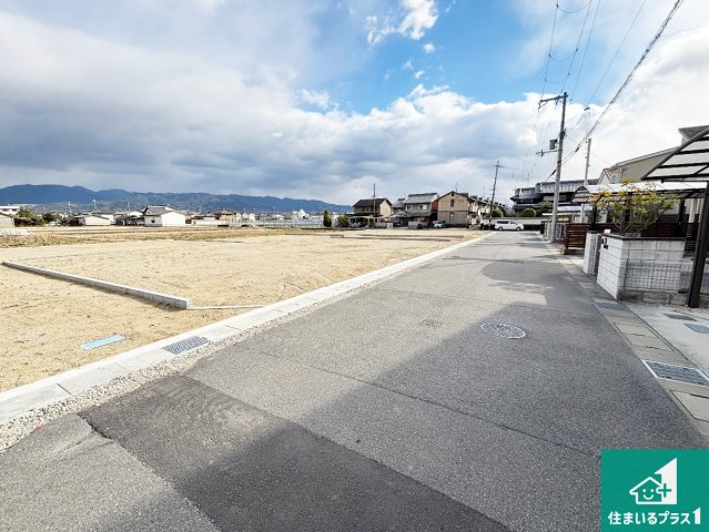 橿原市城殿町　第7期　新築一戸建ての前面道路含む現地写真|駅やスーパー、小学校・中学校等日常生活に欠かせない情報や道のりもご紹介いたしますのでお気軽にご相談ください。