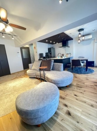 ラウンドシティフドウ香里南B棟の居間・リビング|LDK18.5帖
■物件内覧・資金計画相談・住宅ローン相談、リフォーム相談、お問合せ受付中■
※当日・翌日のご内覧、ご相談はお電話でのお問合せがスムーズです！