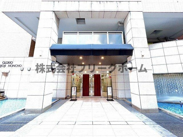グローリオ吉祥寺本町のエントランス