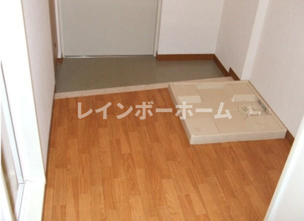 コート富士館の玄関