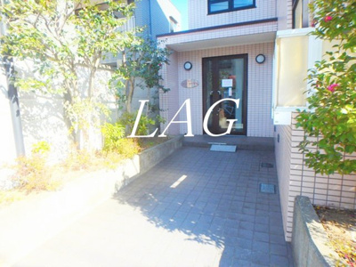 【エントランス】 | ペニーロイヤル | エントランスです。