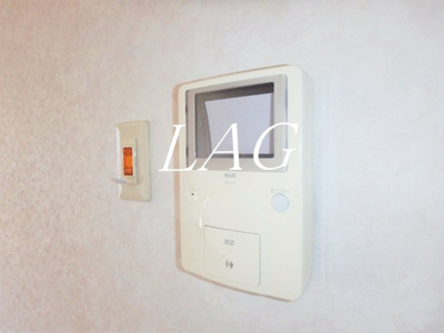 【セキュリティ】 | ペニーロイヤル | モニター付きインターフォンです。