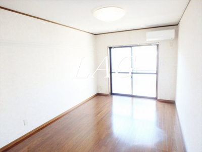 【居間・リビング】 | ペニーロイヤル | 洋室のお部屋です。