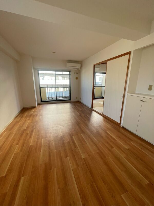 ジュネスの居間・リビング