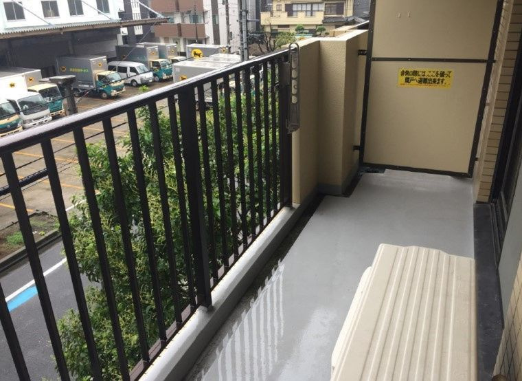 ジュネスのバルコニー