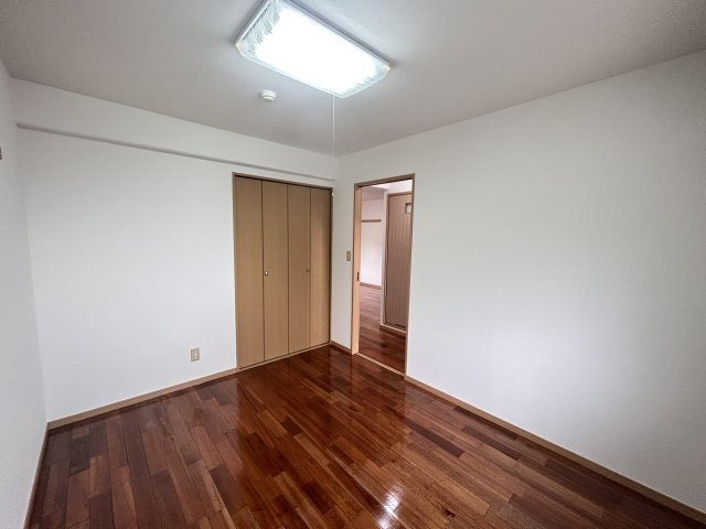 グリーンハウスの洋室