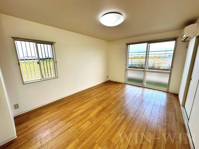 ビューラー野依 Bの居間・リビング|イメージ（同建物内・同間取りの写真）