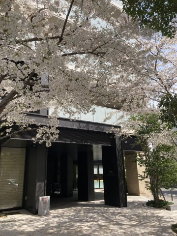 プラウドタワー東池袋のエントランス