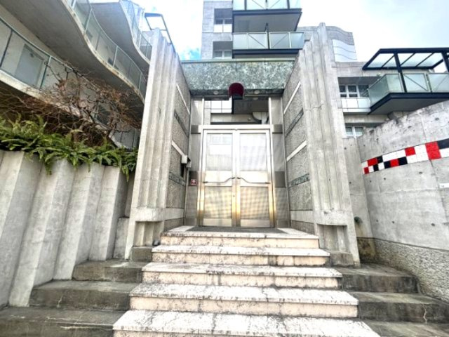 ホープ芦屋のエントランス