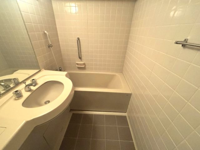 ホープ芦屋の浴室