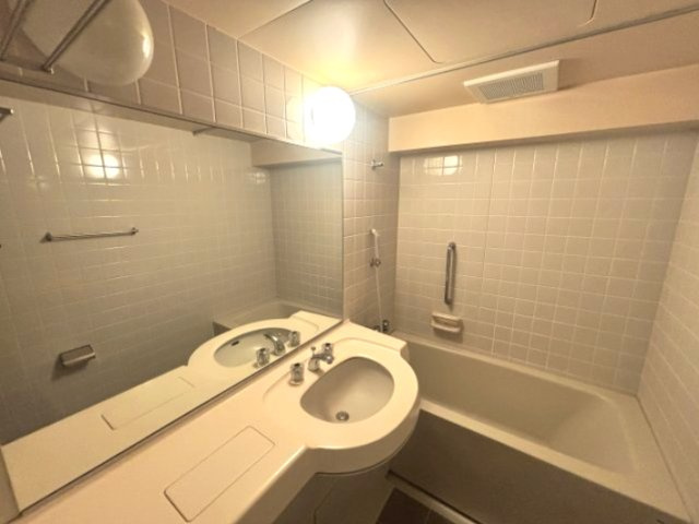 ホープ芦屋の洗面所