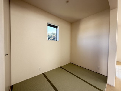 【和室】 | うるま市田場（全4棟）2号棟 | 2号棟　畳コーナー3帖＋収納付き♪