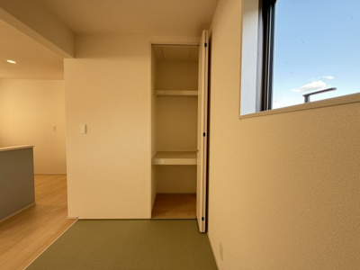 【収納】 | うるま市田場（全4棟）2号棟 | 2号棟　畳コーナー3帖＋収納付き♪