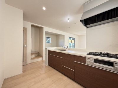 【キッチン】 | うるま市田場（全4棟）2号棟 | 2号棟　使いやすいシステムキッチン♪