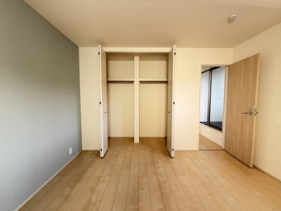 【収納】 | うるま市田場（全4棟）2号棟 | 2号棟　洋室8帖＋CL付き♪