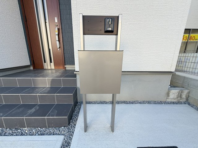 【設備】 | うるま市田場（全4棟）2号棟 | 2号棟　オシャレなポスト付き♪