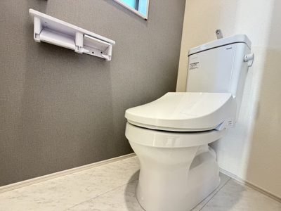 【トイレ】 | うるま市田場（全4棟）2号棟 | 2号棟　温水洗浄便座♪