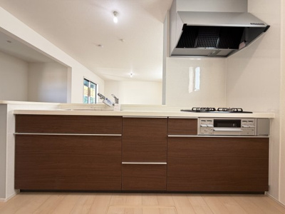 【キッチン】 | うるま市田場（全4棟）2号棟 | 2号棟　使いやすいシステムキッチン♪