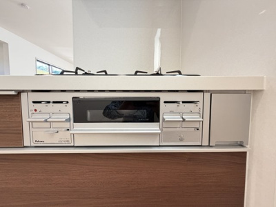 【キッチン】 | うるま市田場（全4棟）2号棟 | 2号棟　便利なグリル♪