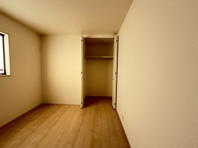 【収納】 | うるま市田場（全4棟）2号棟 | 2号棟　洋室＋CL付き♪