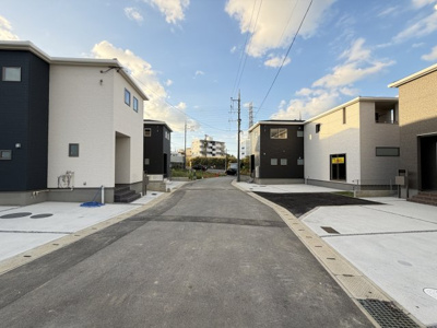 【前面道路含む現地写真】 | うるま市田場（全4棟）2号棟 | ※前面道路6m♪