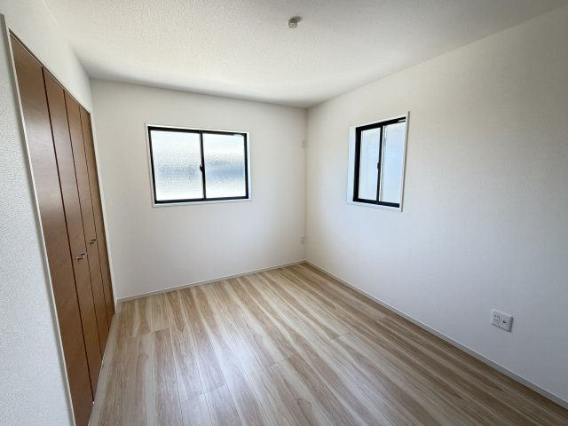 アーバンスタイル前橋市北代田町2期　2号棟の洋室|２階洋室1です