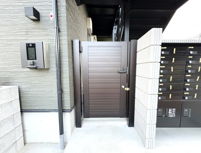 MELDIA鷲宮のエントランス