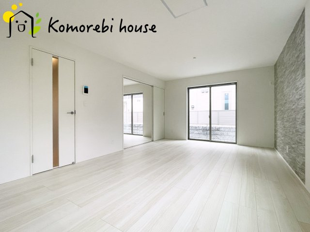 さいたま市北区吉野町　7期　新築一戸建て　グラファーレ　02の居間・リビング|使いやすいリビングです