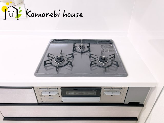 さいたま市北区吉野町　7期　新築一戸建て　グラファーレ　02のキッチン|コンパクトなキッチンで掃除もラクラク