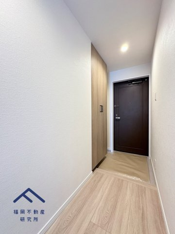 コアマンション博多南の玄関