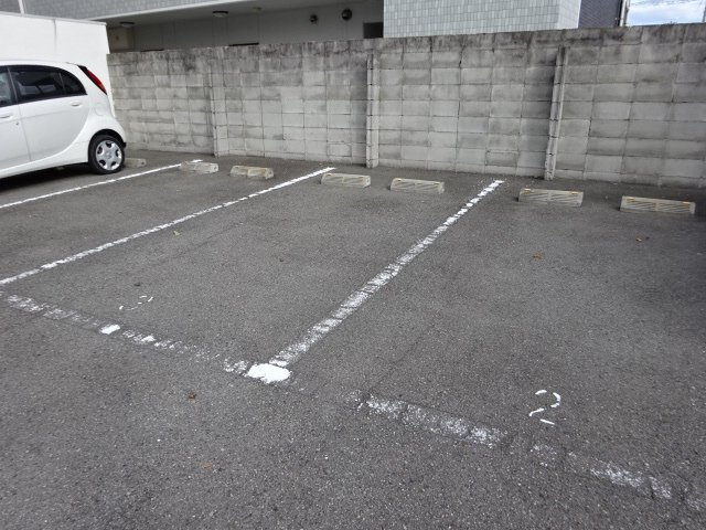 ラ・パルフェ・ド・ファシリテの駐車場