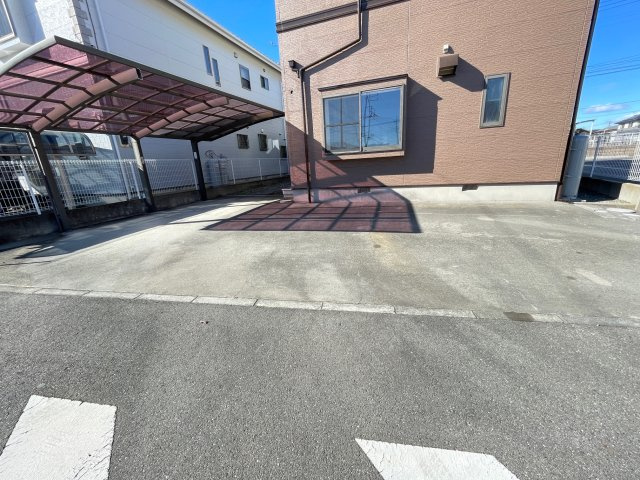 藤岡市中栗須　中古1750の駐車場