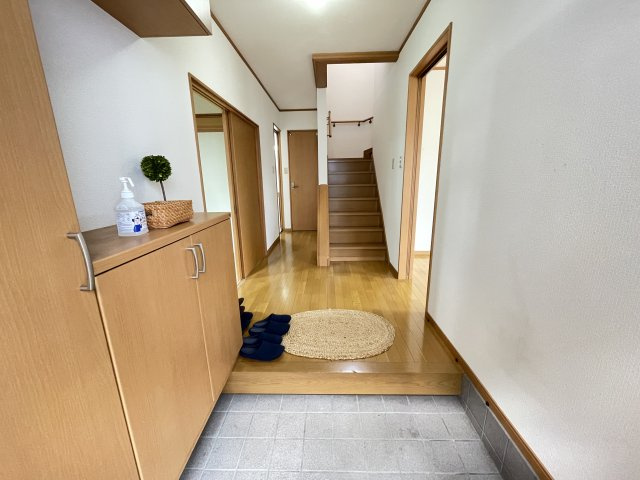藤岡市中栗須　中古1750の玄関