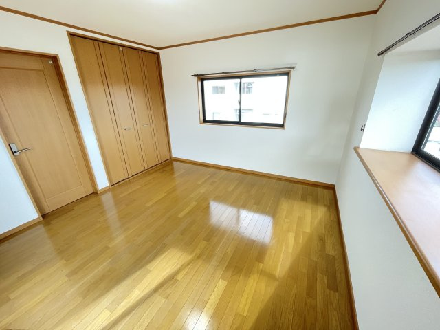 藤岡市中栗須　中古1750の洋室