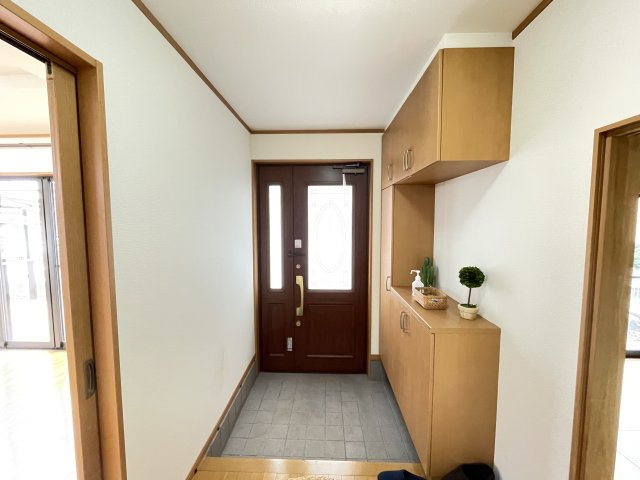 藤岡市中栗須　中古1750の玄関