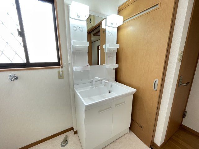 藤岡市中栗須　中古1750の独立洗面台