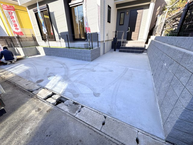 松戸市日暮８丁目新築戸建【河原塚小学校：5分】の駐車場|駐車スペース・2台駐車可