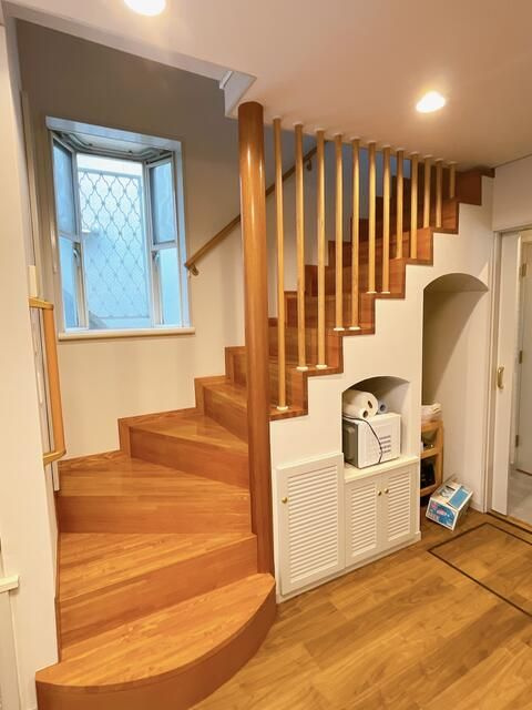 新宿区下落合3丁目　中古戸建の居間・リビング|現地ご見学希望・資料請求などお気軽にお問い合わせ下さい！
03-5990-5201