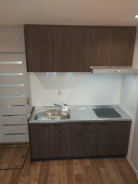 新宿区下落合3丁目　中古戸建のキッチン|現地ご見学希望・資料請求などお気軽にお問い合わせ下さい！
03-5990-5201