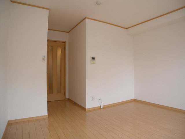 ユニベール神戸の居間・リビング