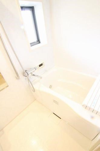 SHM ジュノス メゾンの浴室|浴室暖房乾燥機＋追い焚き機能＋換気窓付き