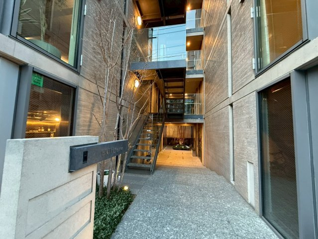 ＢＩＲＴＨ神宮前　502のエントランス