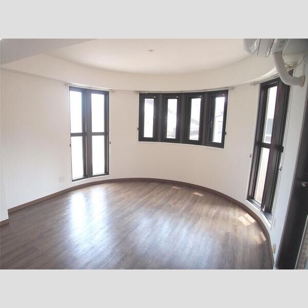 リベール姫路岡町の居間・リビング