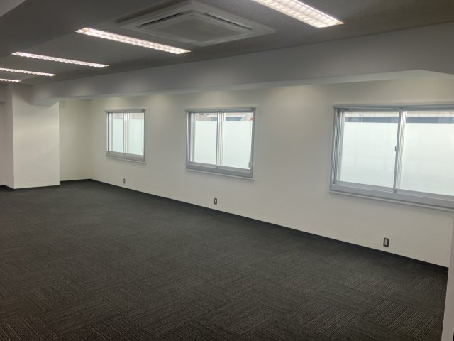 楠本第３ビルの居間・リビング