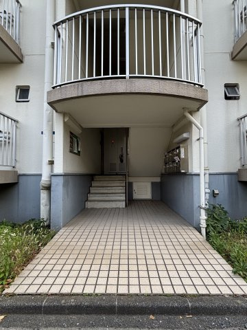 ＭＹＬＯＲＤ　ＫＡＭＡＫＵＲＡ　ＶＯＬ１のエントランス