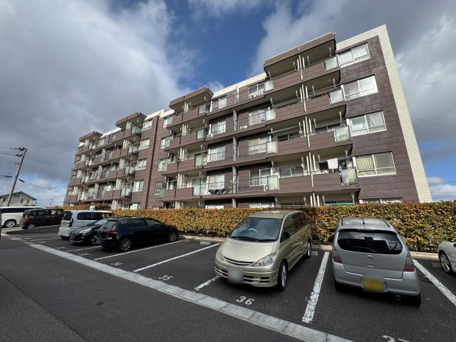 想定年間賃料54万　想定利回り13.84％　鉄筋の外観